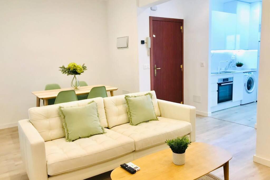 Andalucia I & Balcony By Ele Apartments Malaga Exterior photo