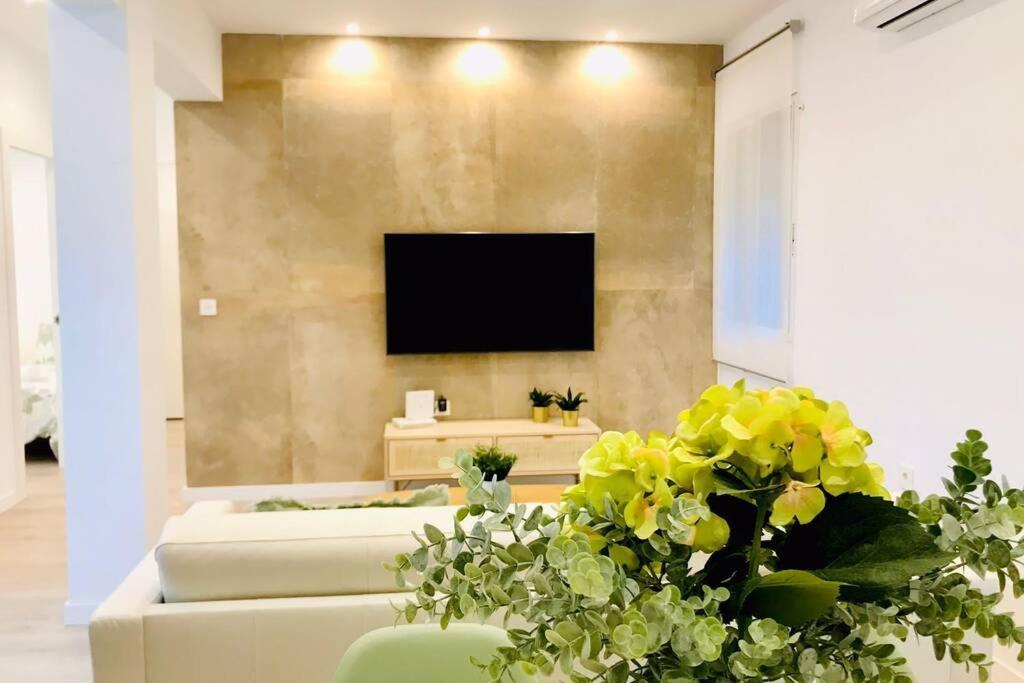 Andalucia I & Balcony By Ele Apartments Malaga Exterior photo